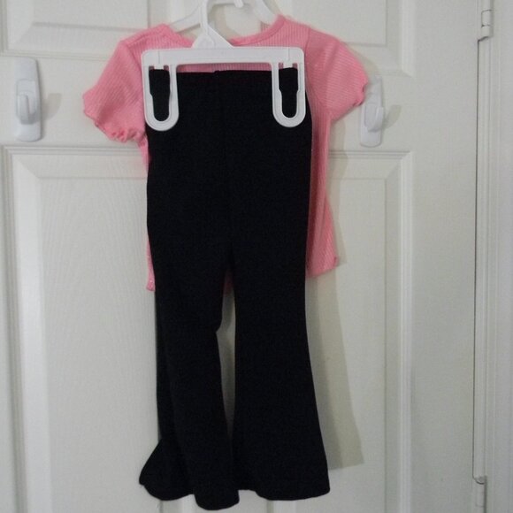 Christmas Outfit for Girls Black Pants and Pink Tee with Tree Set 3T 4T NWOT - Picture 2 of 4
